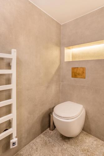 Tour Eiffel - Champ de Mars Exquisite 3BD 3BTH - image 26