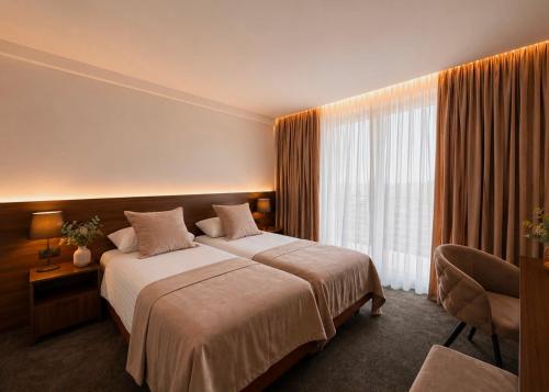 Double or Twin Room with Sea View
