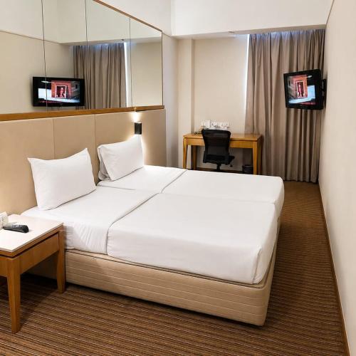 2 twin beds