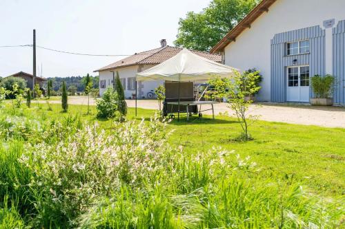 Pohled zvenku, Gite de Laluby in Sos