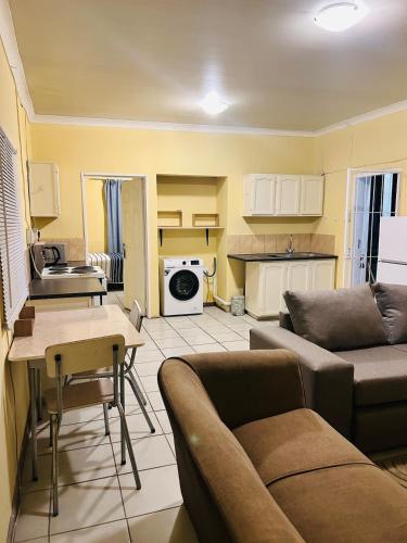 Stay a Bietjie Self Catering Accomodation in Reitz, Free State in Reitz