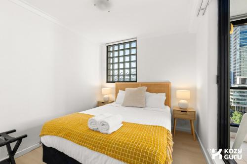 KozyGuru | Haymarket | Cozy 2-Bedroom Apartment - image 9