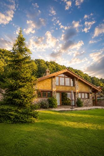 5 bedrooms, 15 beds