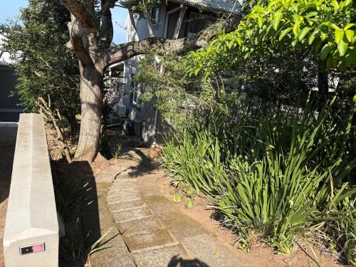 Dārzs, Beautiful Lagoon House in Prince`s Grant Golf Estate