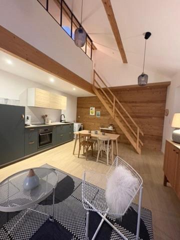 Duplex cosy pour 2 personnes à Rochejean (Duplex cosy pour 2 personnes a Rochejean) in Longevilles-Mont-d'Or
