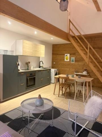 Duplex cosy pour 2 personnes à Rochejean (Duplex cosy pour 2 personnes a Rochejean) in Longevilles-Mont-d'Or