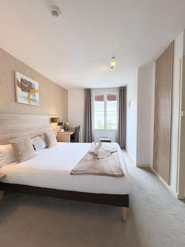 Hôtel L'Univers Hotel de charme Forêt de Châtellerault