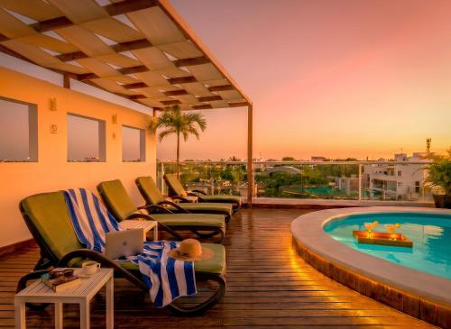 Boutique Romantic & 2 Bed Suites, Playa Base, Pool, Beach & La Quinta 7 MIns, Kitchen, AC