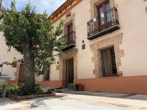 El Bulín de Prádena - Calle Real (El Bulin de Pradena - Calle Real) in Montejo de la Sierra