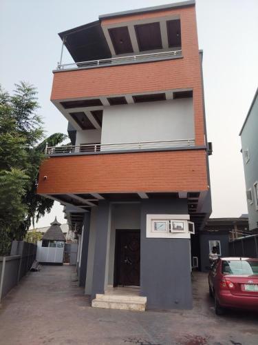 3 bedroom apartment Magodo GRA – khách sạn tại Ikosi Ketu