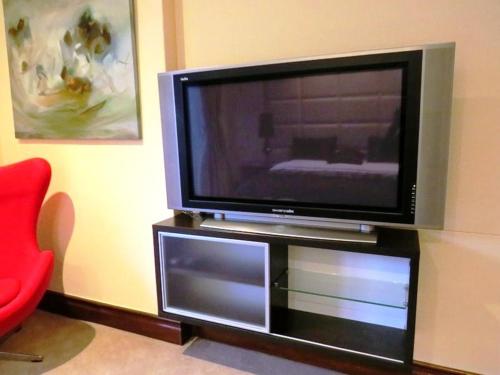 hotel damjis opposite auda office near usmanpura char rasta ashram road ahmedabad india in 380013 l