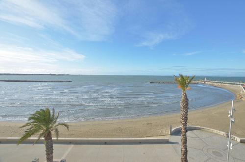 Méditerranée 35 - T2 vue mer avec ascenseur - Location saisonnière - Le Grau-du-Roi