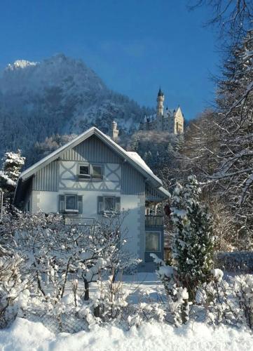 Romantic-Pension Albrecht-since 1901 - Accommodation - Hohenschwangau