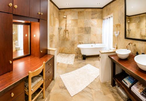 Ladera - Vista Self-catering Guesthouse 2