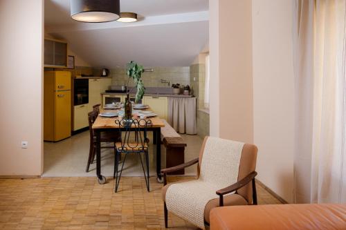 Arsana - Rooms & Apartments in Omis