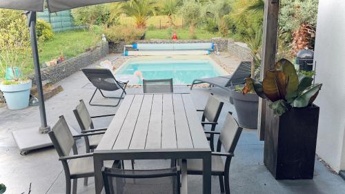 House with heated pool - Location saisonnière - Donges
