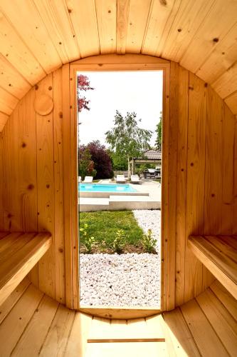 Sauna, YAMM Pool House in Mala Ivanča