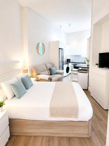 Grand Central House - Deluxe Studio - GibraltarStay Apartments