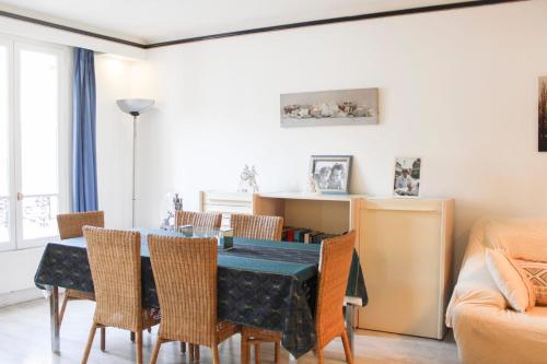 Parisian Duplex Stay Close to Transport - image 12