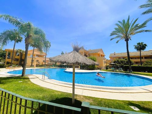 Holiday 2BR Apartment in Elviria, Marbella