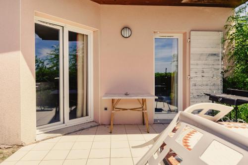 Le Bord du Lac in Chateauneuf Sur Isere