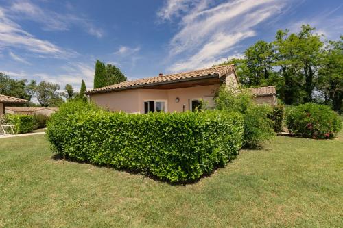 Le Bord du Lac in Chateauneuf Sur Isere
