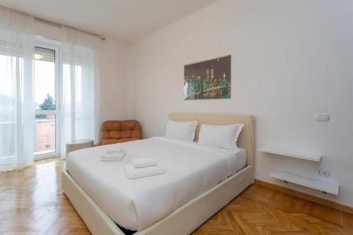 Xenia Milano - 4 room apt in Via Arbe 67