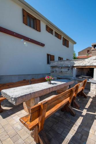 Seadmed, Bella Vista in Tar Vabriga
