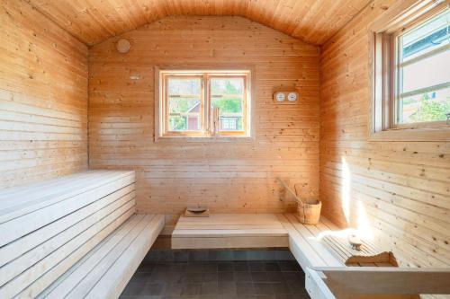 Traditional Archipelago House Waterfront Sauna in Laggarsvik