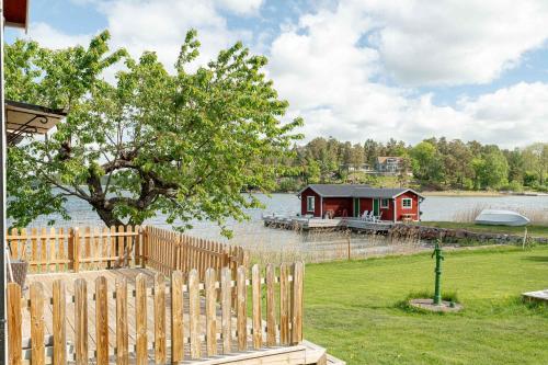 Traditional Archipelago House Waterfront Sauna in Laggarsvik