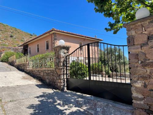 Зовнішній вигляд готелю, Villa Rosmarino sea view in Капрайя