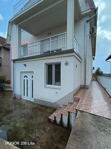 Komforna Soba U Centru #3 in Mladenovac