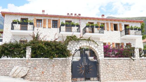 . Luna Hotel