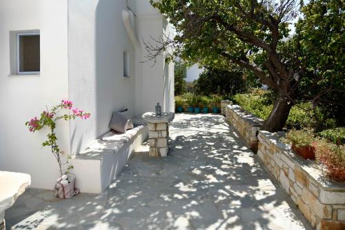 Flora & Agelos Studios - Paros - image 3