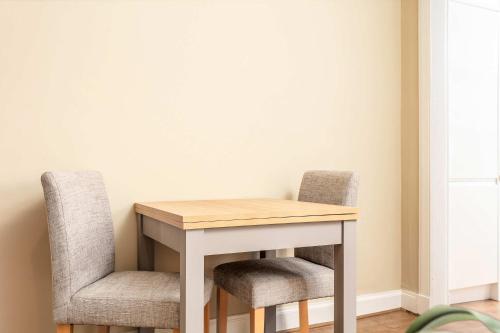 Scott Suite - Donnini Apartments in Кілмарнок