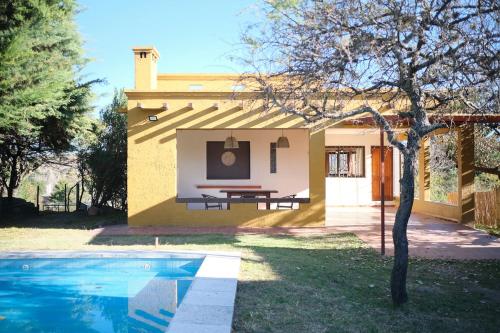 Casa Tuli- Cabalango 8 people ,Swimming pool ,WiFi ,Asador
