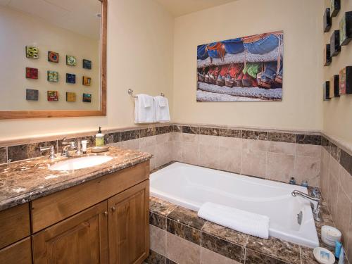 Beaver Creek Landing Condo 202 - image 14