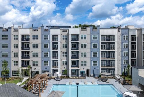 Úszómedence, Luxury 1BR Living in the Heart of Atlanta in Collier Heights