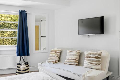 Marina View Suite Astor House - Sea view 250 meters from beach - image 4