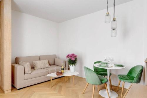 Cosy Aariana Apartment near Eiffel Tower - Location saisonnière - Paris