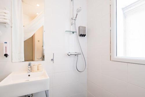Luxury Parisian Flat Golden Triangle - image 8