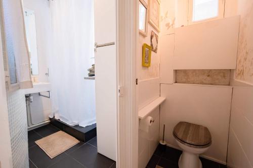 Luxury Parisian Flat Golden Triangle - image 4