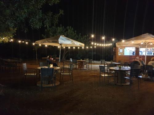 Restorāns, Camping Ciudad del Ciclismo- Bungalow in Cervera del Maestre