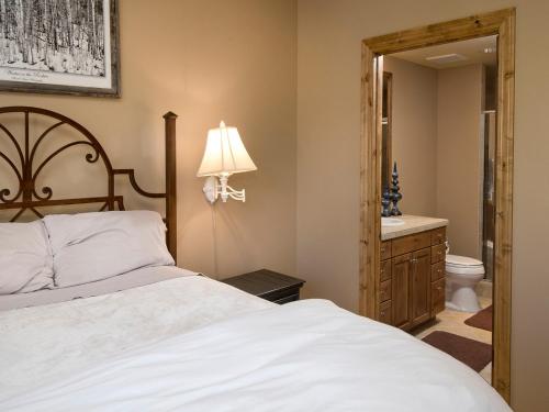 Beaver Creek Landing Condo 206 - image 11