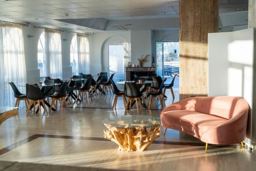 바/라운지, California Beach Hotel - Adults Only in 자킨토스 섬