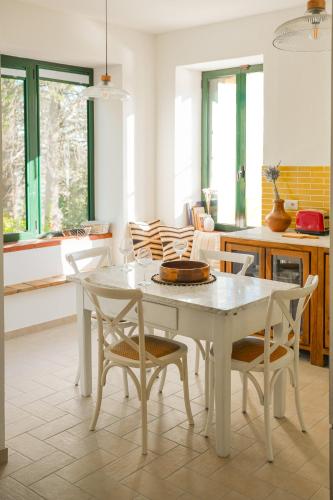 Konyha, Villa Maline - Hidden in Nature, Jacuzzi & Sauna in Loro Piceno