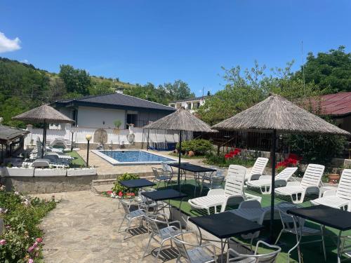 Семеен Хотел Сандим in Glavatartsi