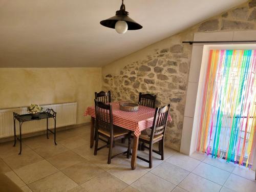 Létesítmények, Gîte de la Source, Domaine de la Méouge, piscine et accès direct rivière (Gite de la Source, Domaine de la Meouge, piscine et acces direct riviere) in Barret-sur-Méouge