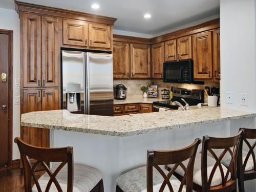 Arrowhead Village Condo - 206 Seasons Lodge - image 11