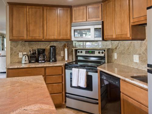 Vantage Point Condo 105 - image 7